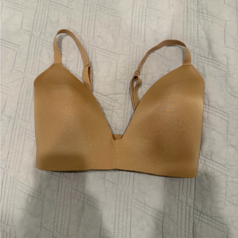 SKIMS Smooth V-Neck Wireless Bra in Tan
